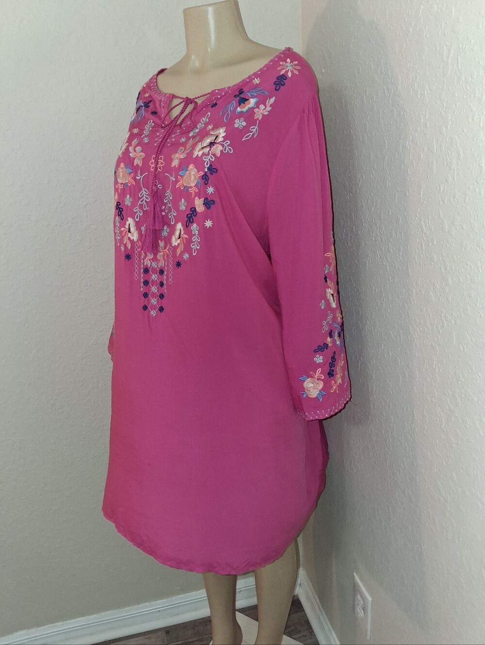 UMGEE PINK DRESS W/ FLORAL EMBRODERY SZ 2X